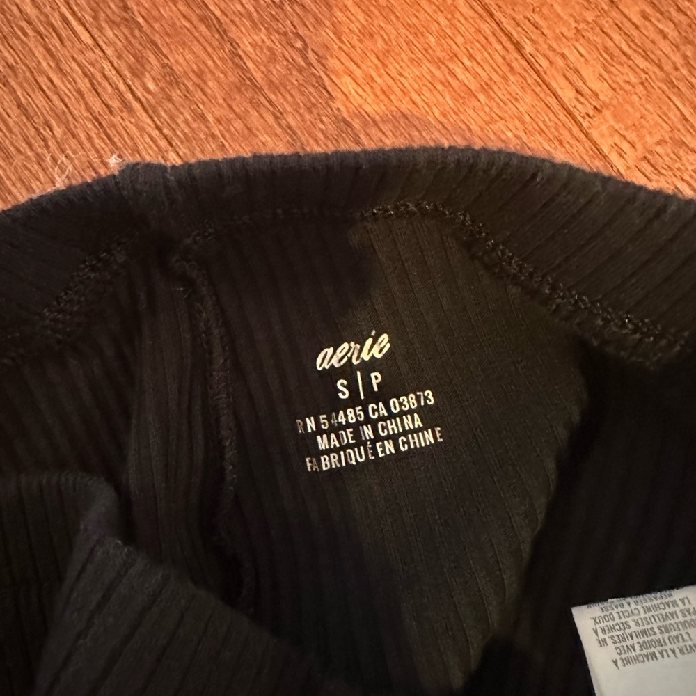 selling aerie s/p paid $25 asking for $15 - Picture 2 of 3